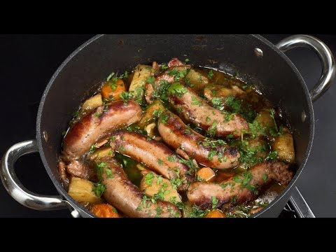 Dublin Coddle Recipe. Traditional Irish Sausage and Potato Stew