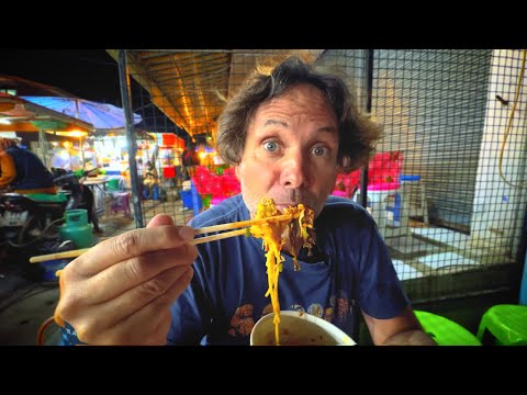 STREET FOOD Heaven in Northern THAILAND 🇹🇭