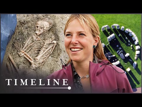 Archeologists Uncover A Mysterious Human Burial Site Near Stonehenge