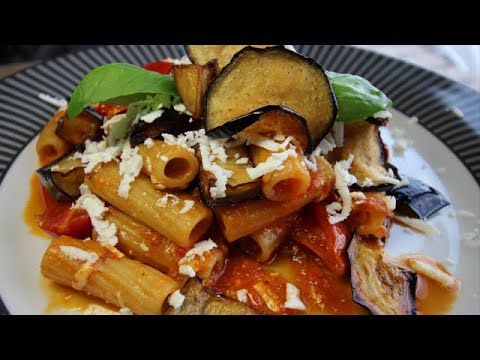 PASTA ALLA NORMA CON LE MELANZANE pasta alla norma pasta con le melanzane e la ricotta salata