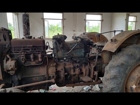 Genius Boy Restores a 1980 Tractor Gearbox to Look Brand New