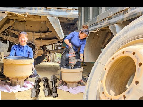 Girl Mechanic Replaces Broken Anchor Bolts on Giant Truck – Top Skills