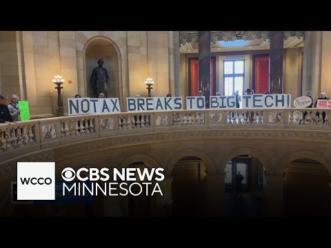 Protestors at Minnesota capitol decry repeal of undocumented immigrants' health coverage
