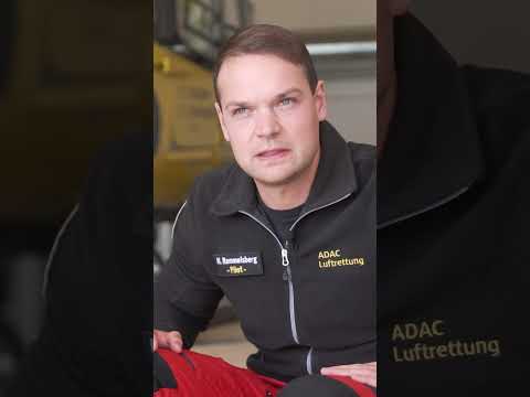 👆 Unfall am Holz-Spalter: Kampf um die Hand #adac #shorts