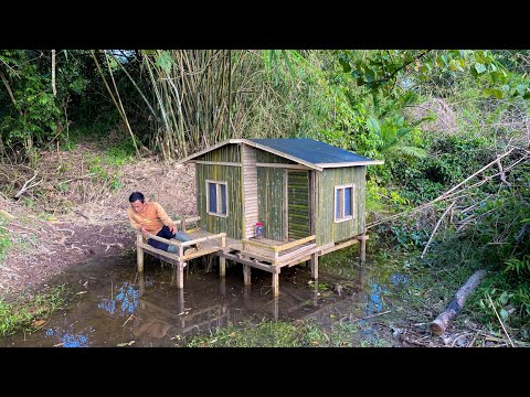Camping hujan deras || Membangun shelter di atas air panen ikan gabus hasil pancingan