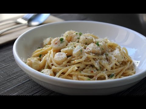Creamy Bay Scallop Spaghetti - Pasta with Bay Scallops and Sherry Cream Sauce