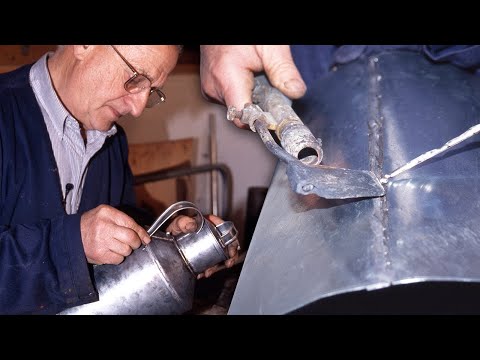 El HOJALATERO. Moldeado, soldado y elaboración artesanal de piezas de hojalata | Documental