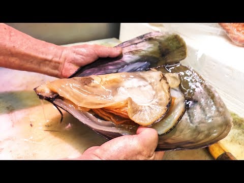Japanese Street Food - GIANT MUSSELS + Seafood and Street Food of Nishiki Market in Kyoto, Japan