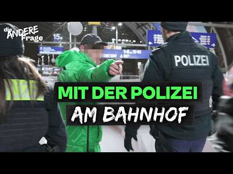 Gewalt am Bahnhof: Unterwegs mit der Polizei | Die andere Frage