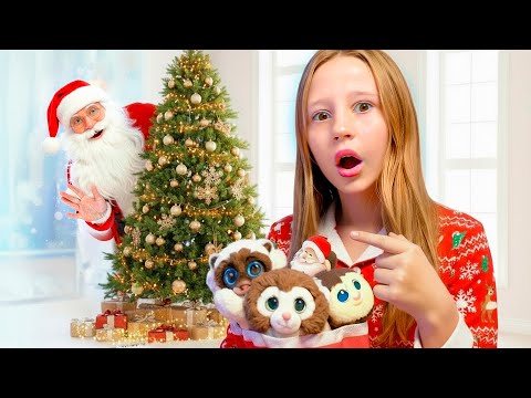 Nastya zıplayan oyuncakları almak için Noel katmanlarından kaçıyor