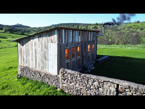 A Man Bought a 2-Storey Wooden House and Started to Renovate It episode 1