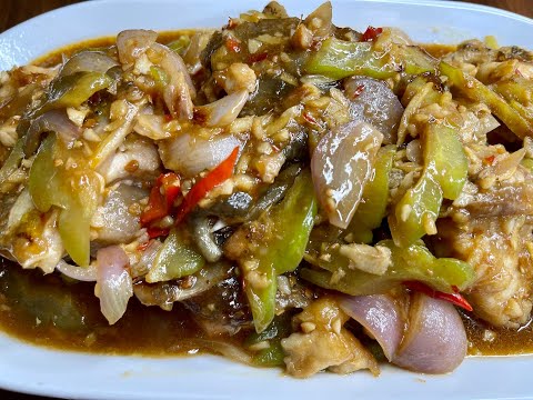炒苦瓜鱼头 Stir Fry Fish Head & Bitter Gourd