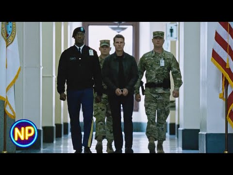 Escaping Custody | Jack Reacher: Never Go Back
