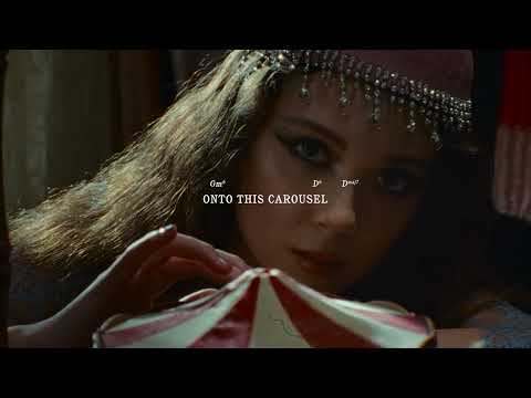 Laufey - Carousel (Official Lyric Video with Chords)