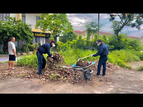 Help the neighbor clean up too much trash, dry leaves, and thick grass in front of the house