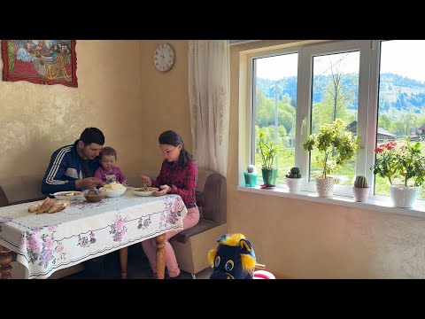 Family Life in the Carpathians ⛰️ | Nettle Borscht, Dandelion Honey & Home Facade Makeover 🍯🏡