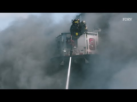 **Early Arrival** [ Bronx 3rd Alarm Box 2174 ] Fire Engulfs Storage Building - Smoke Covers Highway