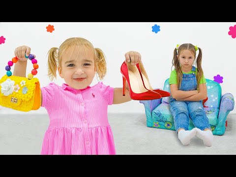 Alice and Nicole play Dress Up and want the same dress