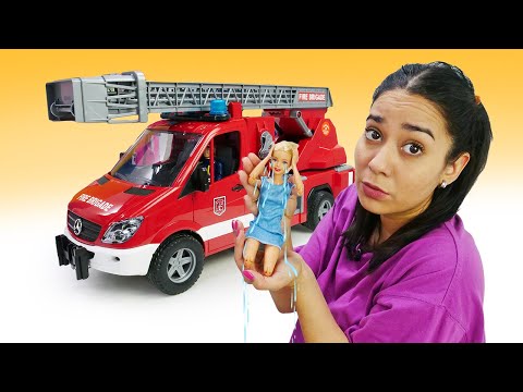 Valerias Lustige Schule. Spielzeugautos für Kinder. Wir löschen das Feuer