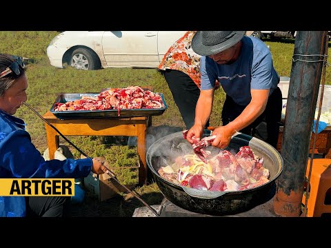 Huge Mongolian Summer Feast! How Nomad Herders Celebrate Their Summer Holiday!