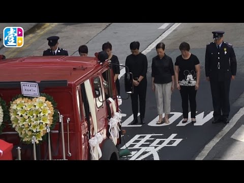 消防隊長張耀升九龍灣路祭　市民沿途揮手致敬