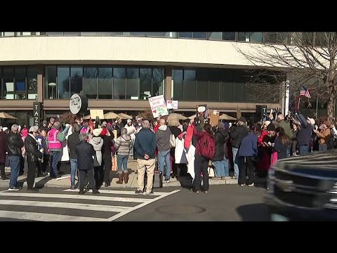 Protesters fight back against Trump push to rename Kennedy Center | NBC4 Washington