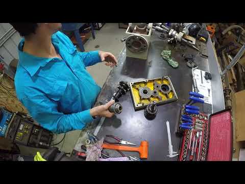 Milling Machine Gearbox Rebuild - Part 2   Clean and inspect - Hafco HM46B