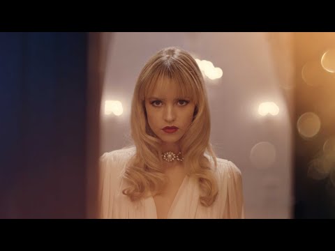 Angèle - Oui ou Non [OFFICIAL MUSIC VIDEO]