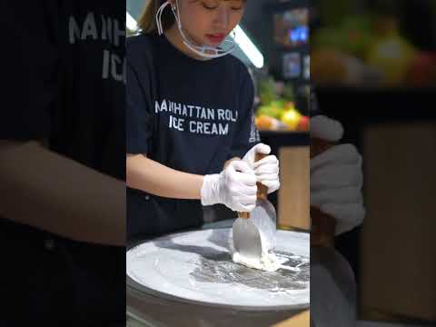 再生回数439万超!ロールアイスの女神 職人技だう ٩( 'ω' )و Goddess of Rolled Ice Cream in Japan!