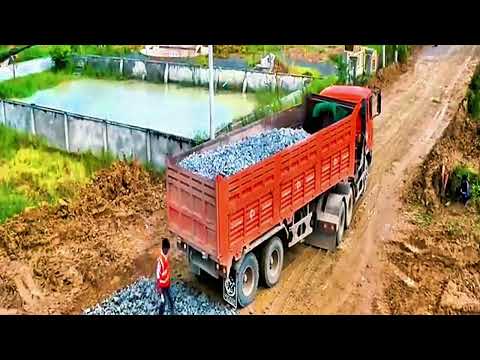 Incredible Bulldozer Strength! Komatsu Uses a Bulldozer to Clear the Forest for an Amazing