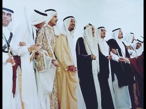 عرضة الملك فيصل بن عبدالعزيز وولي عهده آنذاك الأمير خالد بن عبدالعزيز رحمهم الله🇸🇦-#العرضة_النجدية