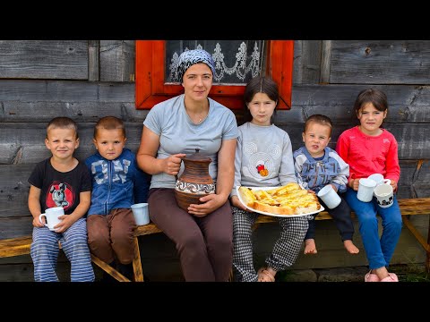 Off-Grid Family Life: Watch This Mountain Mom Cook Dinner!