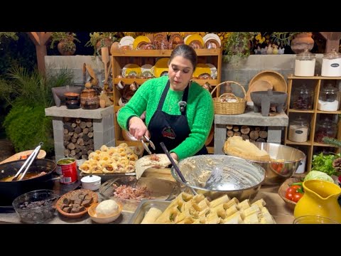 TAMALES DE CARNITAS Y CHICHARRON, Y TAMALES CON POLLO CON CHILE VERDE, Y ATOLE DE TAMARINDO!!