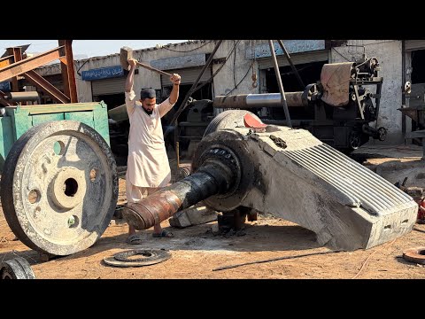 The crusher shaft broke badly into two pieces. Now a new shaft is being made.