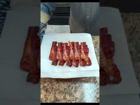 How To Cook Bacon In The Oven: Perfectly Crispy Every Time! 🥓