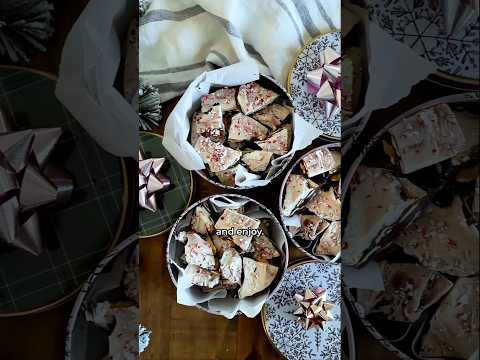 This is your sign to make pretzel bark because it's the easiest, yummiest festive treat ❄️