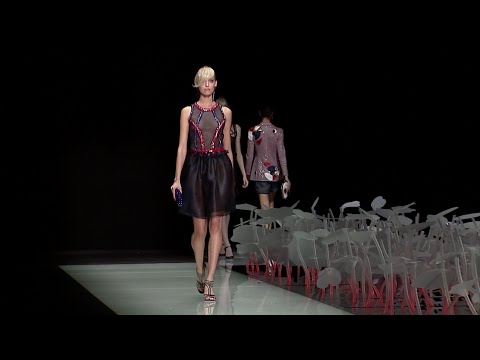Giorgio Armani - 2016 Spring/Summer Womenswear Fashion Show