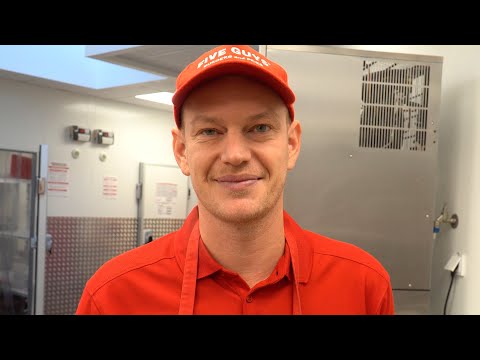 Five Guys!! The production of the world's No. 1 burgers and fries | Burger chain with cult status