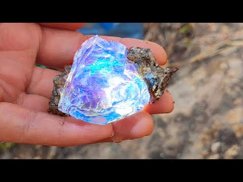 다이아몬드보다 비싼 10개의 돌!