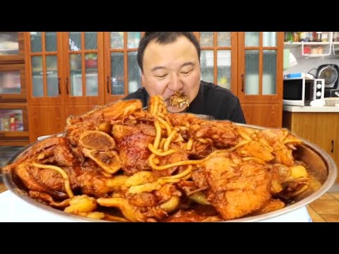 🔥【小鸡炖蘑菇】小鸡炖蘑菇升级！肥鸡邂逅五花肉绝配CP！肉汁狂飙香迷糊了！