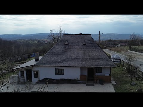 Amazing village life in Romania. Cooking nettle pie.