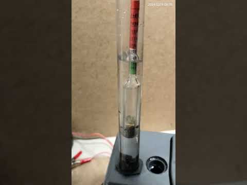 Заряд высаженного аккумулятора.Ссори за видео первый урок оператора.