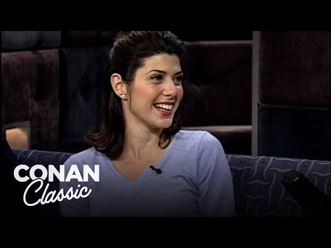 Marisa Tomei Keeps Her Oscar In The Bathroom | Late Night with Conan O’Brien