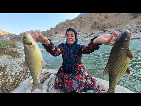 🐟🌊 Forced fishing! Kulthum returns under threat 🚨🎣🌊: Big catch from the river! 🐟💥