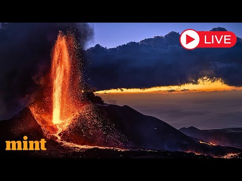 Kilauea Volcano LIVE: Lava flows from Hawaii's Kilauea Volcano | Kilauea Volcano Eruption LIVE