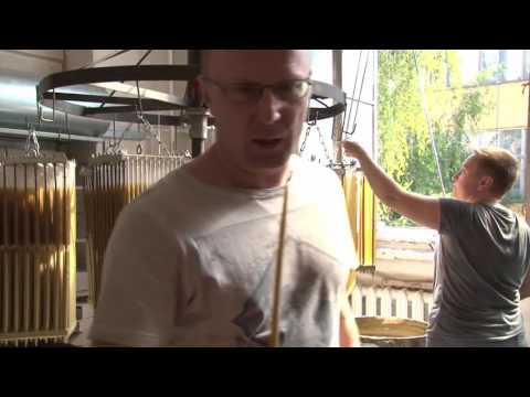 Производство церковных свечей.