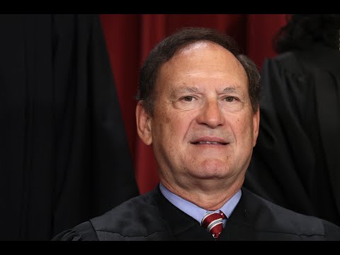 What Does an Upside Down Flag at SCOTUS Justice Samuel Alito’s House Mean?