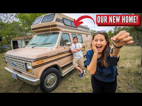 We Bought a Vintage RV In USA as a Tourist