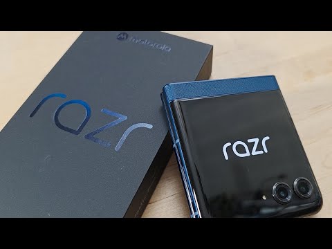 Moto RAZR 2025 // The BEST Foldable Phone for MOST People 👍