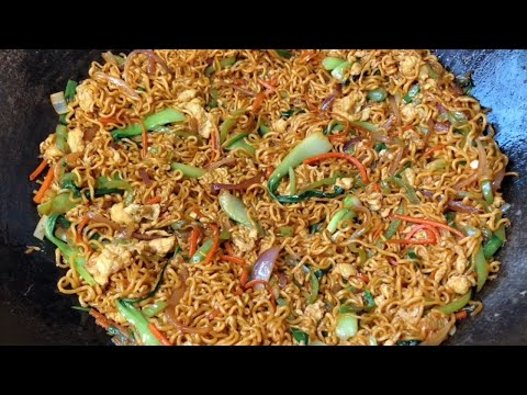 炒方便面好吃有訣竅，教你詳細步驟，不坨不粘筋道入味，太香了【留意美食】#炒方便面 #方便面 #炒麵